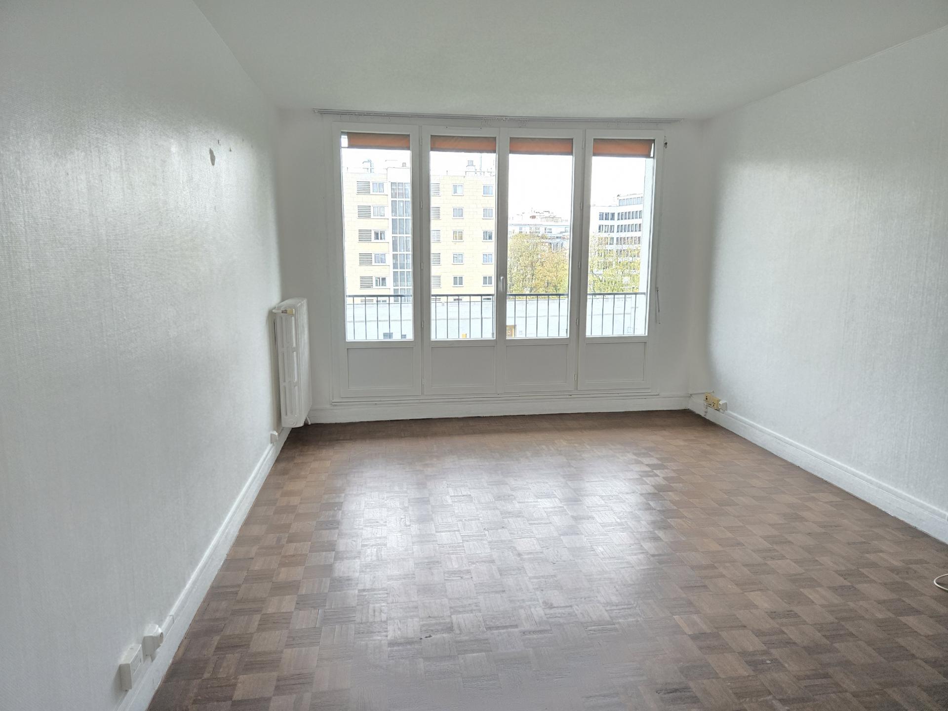Studio d’environ 30 m² rue Desnouettes (Paris 15ème) – Metro Convention / Balard / Porte de Versailles
