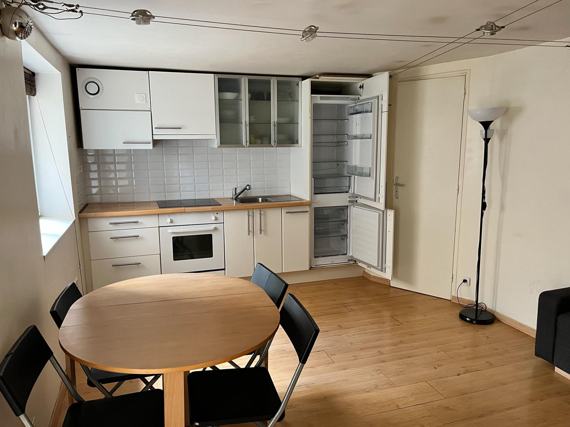 Neuilly-sur-Seine - STUDIO au pied du métro Pont de Neuilly (ligne 1)