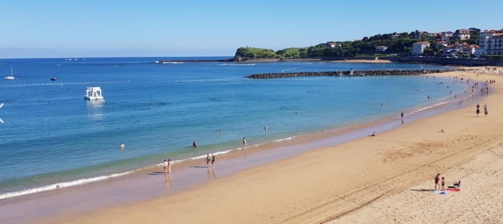 A CEDER BAR-RESTAURANT COTE BASQUE SUD EMPLACEMENT EXCEPTIONNEL BORD DE PLAGE