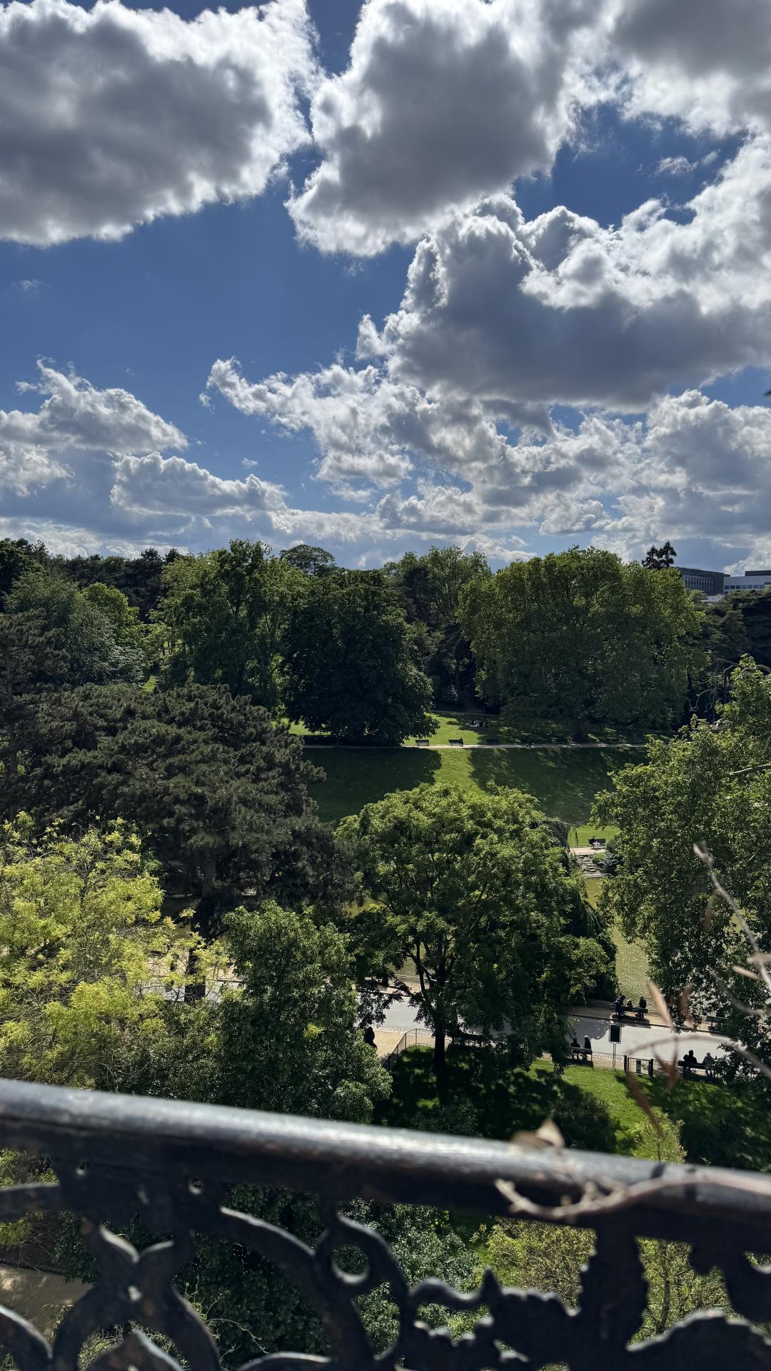 PARIS 14e – RUE GAZAN – VUE EXCEPTIONNELLE SUR LE PARC MONTSOURIS