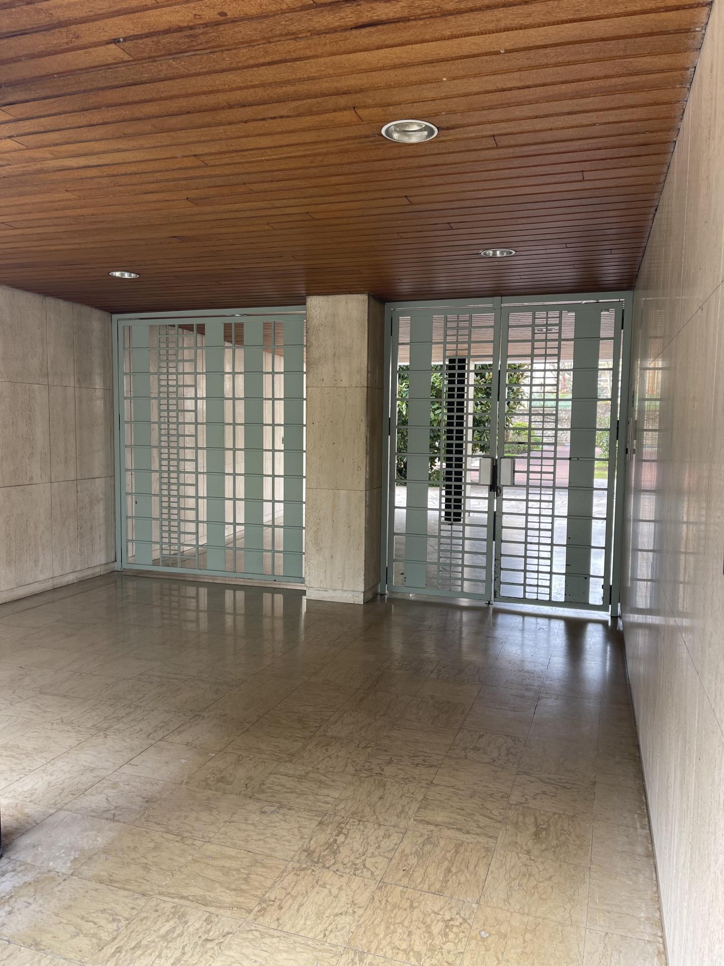 Appartement à Vendre dans résidence calme  à Neuilly F4 - 70M2